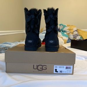 Black bow uggs